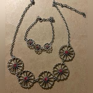 Pink flower necklace and bracelet